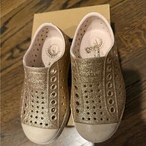 Native Shoes- Gold Glitter